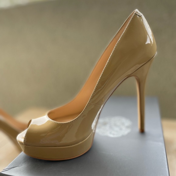 Vince Camuto LORIM Nude peep toe platform heels. Soft patent leather. New in box - Picture 3 of 10